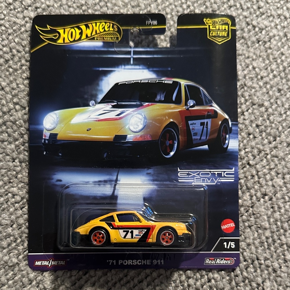 Hot Wheels '71 Porsche 911 Toy Car - Yellow